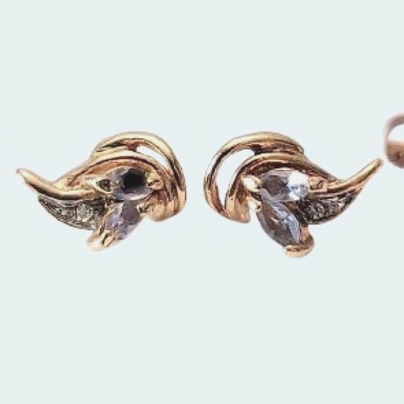 💞 AVON Rare Vintage Gold With Rhinestones Elegant Lilac Tone Gems Stud Earrings - Picture 6 of 10